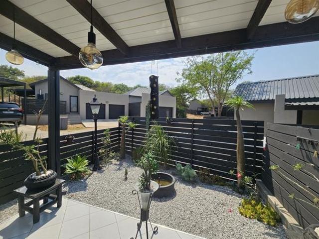 2 Bedroom Townhouse in Hoedspruit