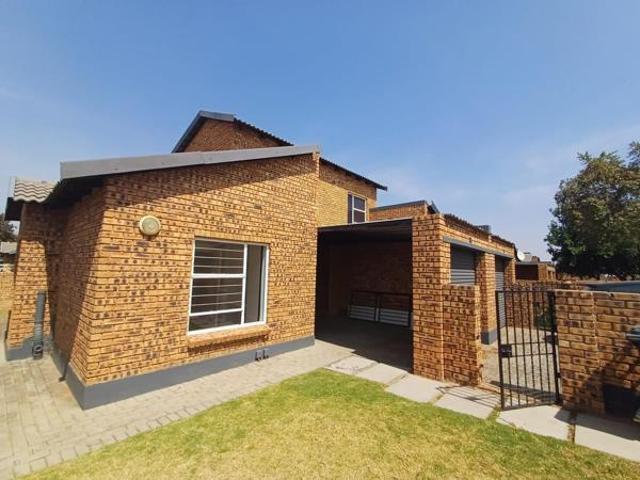 2 Bedroom Townhouse in Honey Park