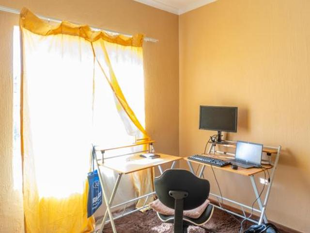 2 Bedroom Townhouse in Honey Park