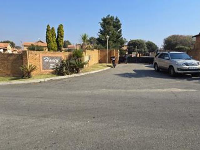 2 Bedroom Townhouse in Honey Park