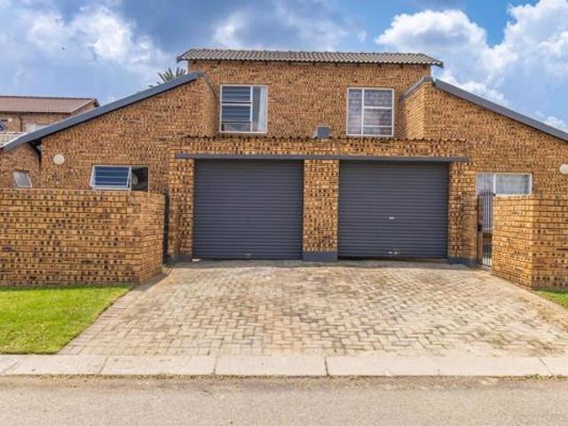 2 Bedroom Townhouse in Honey Park