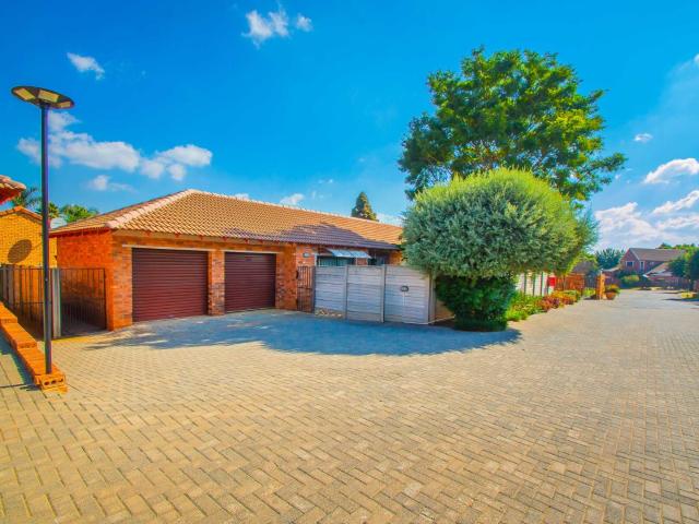 2 Bedroom Townhouse in Honeydew Ridge