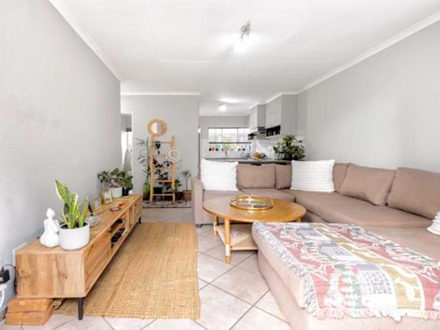 2 Bedroom Townhouse in Honeydew Ridge