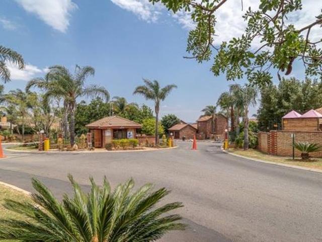 2 Bedroom Townhouse in Honeydew Ridge