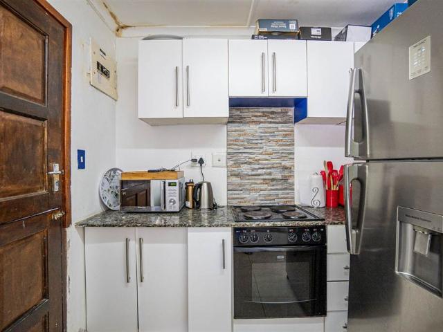 2 Bedroom Townhouse in Illovo Glen