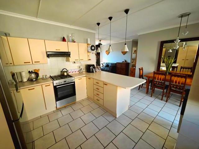 2 Bedroom Townhouse in Jeffreys Bay Central