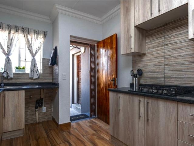 2 Bedroom Townhouse in Jordaan Park