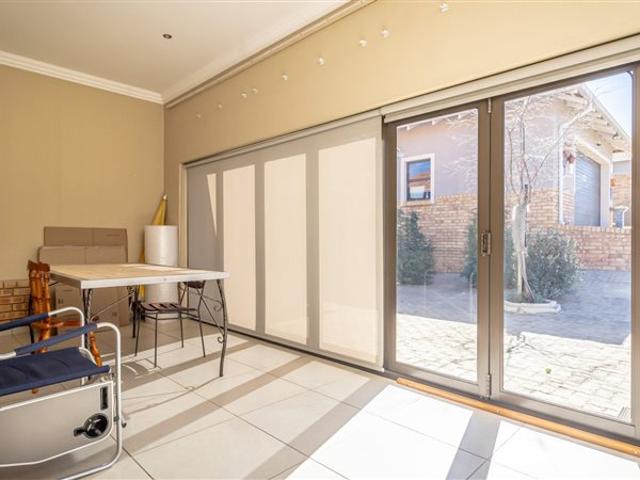 2 Bedroom Townhouse in Jordaan park