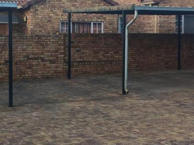 2 Bedroom Townhouse in Kyalami Hills