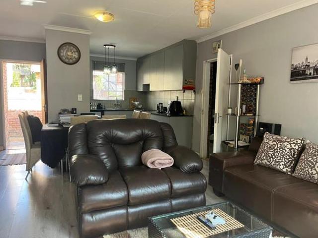 2 Bedroom Townhouse in Kyalami Hills