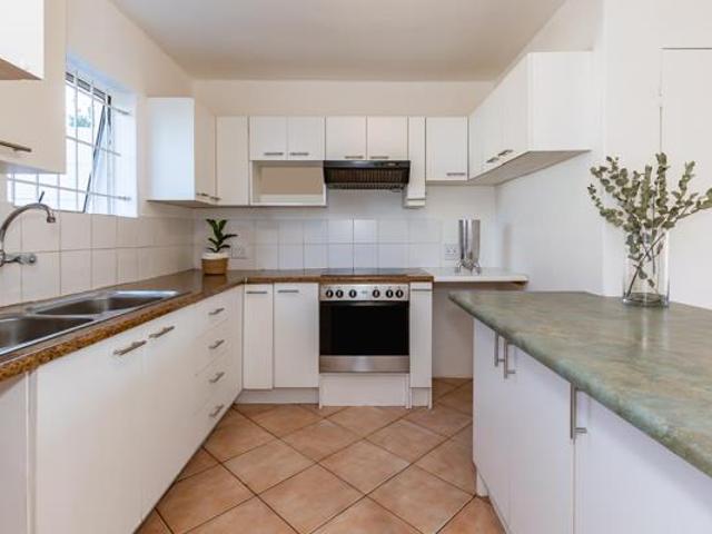 2 Bedroom Townhouse in Kenilworth