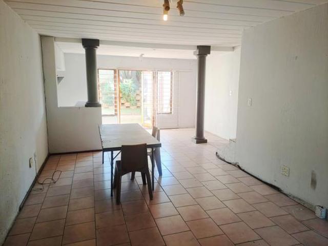 2 Bedroom Townhouse in Kew
