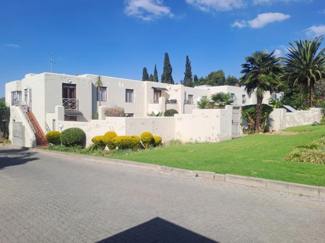 2 Bedroom Townhouse in Kew