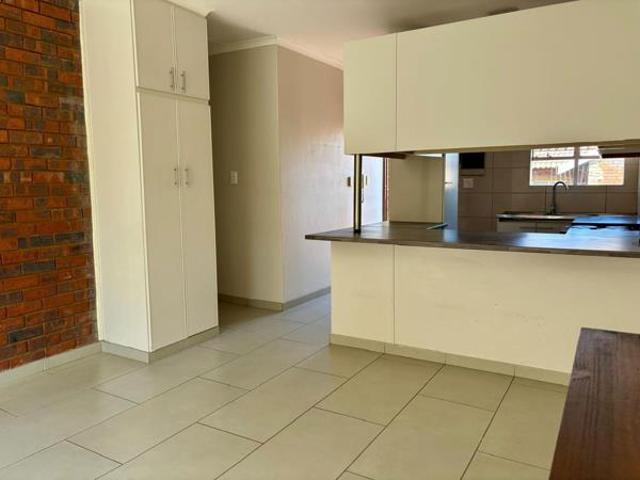 2 Bedroom Townhouse in Kiepersol