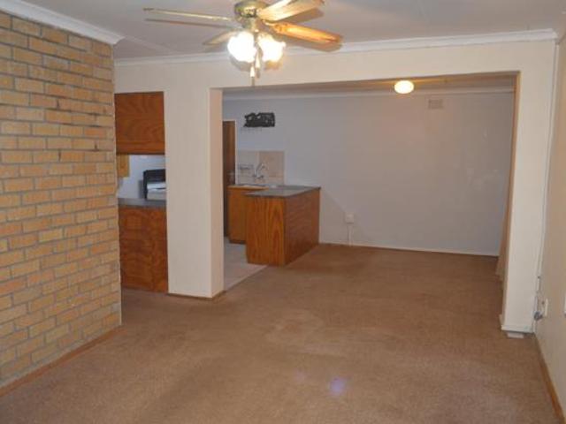 2 Bedroom Townhouse in Klerksdorp Central