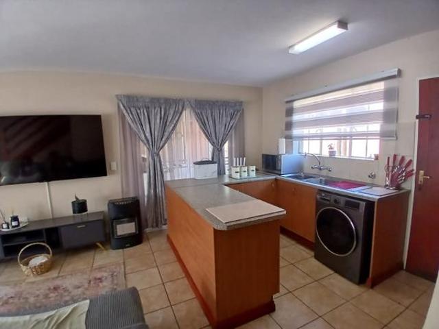 2 Bedroom Townhouse in Kosmosdal