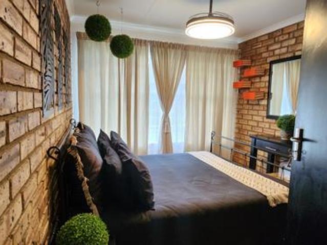 2 Bedroom Townhouse in Krugersdorp North