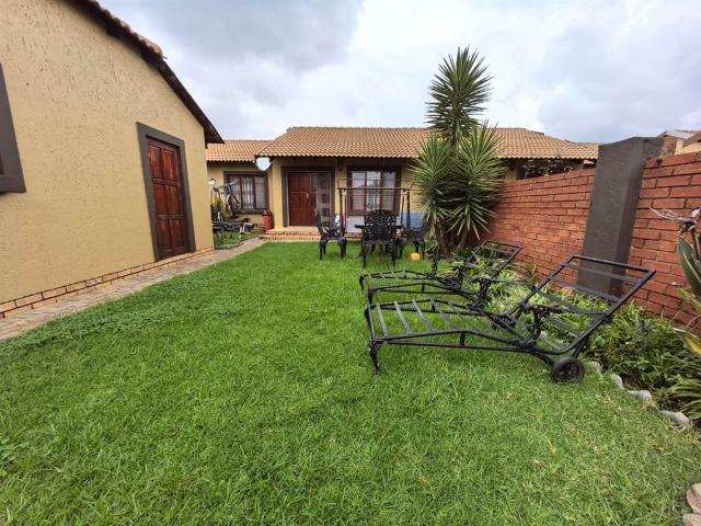 2 Bedroom Townhouse in Krugersdorp Central