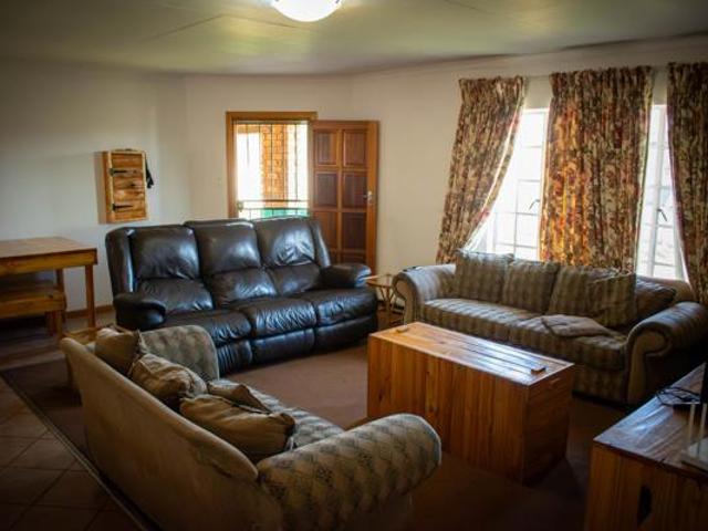 2 Bedroom Townhouse in Lydenburg Mashishing