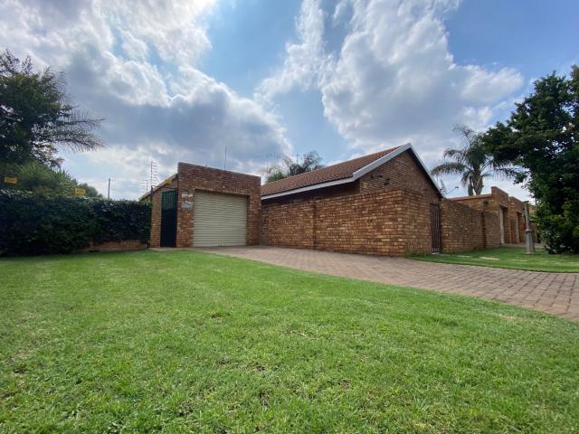 2 Bedroom Townhouse in Lyttelton Manor