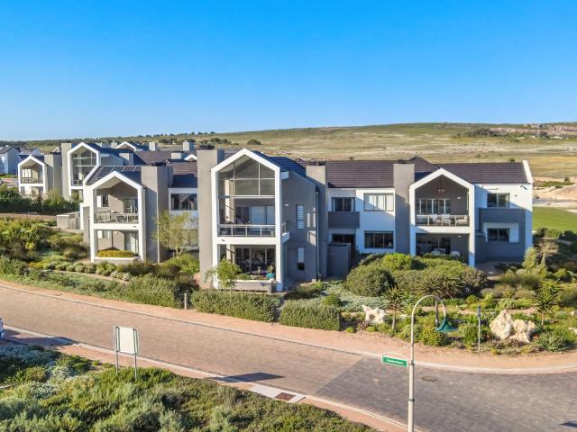 2 Bedroom Townhouse in Langebaan Country Estate