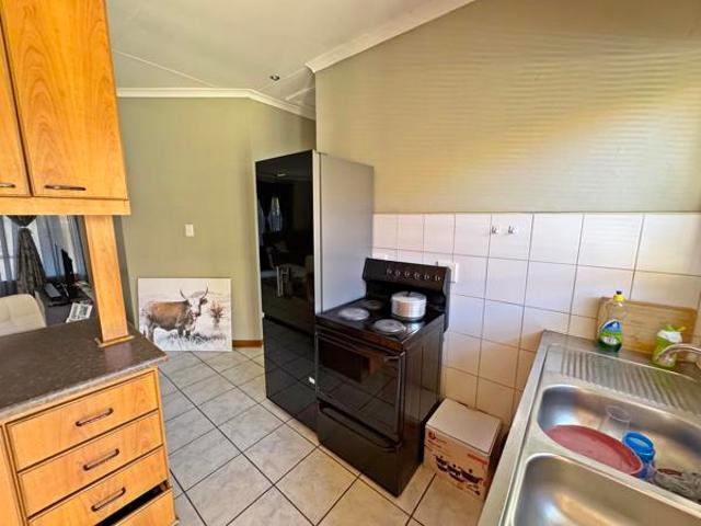 2 Bedroom Townhouse in Langenhoven Park