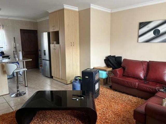 2 Bedroom Townhouse in Langenhoven Park