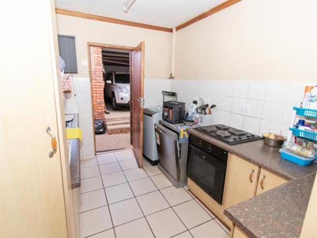 2 Bedroom Townhouse in Langenhoven Park