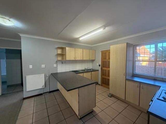 2 Bedroom Townhouse in Langenhoven Park