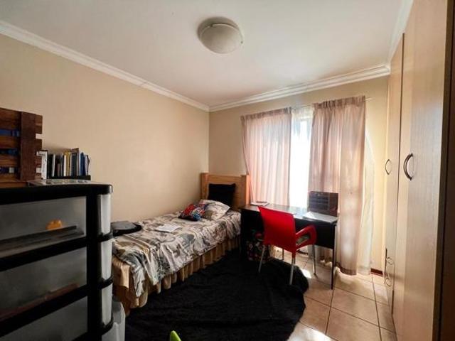 2 Bedroom Townhouse in Langenhoven Park
