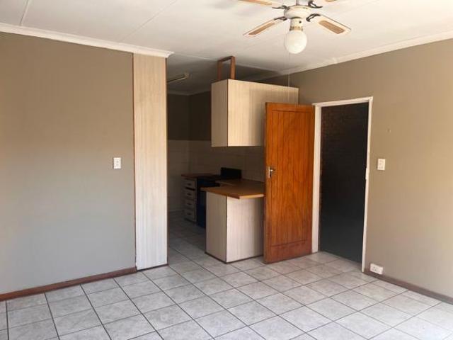 2 Bedroom Townhouse in Langenhoven Park