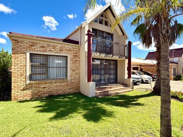 2 Bedroom Townhouse in Langenhoven Park