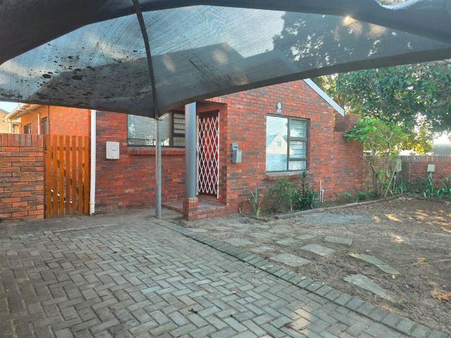 2 Bedroom Townhouse in Lorraine