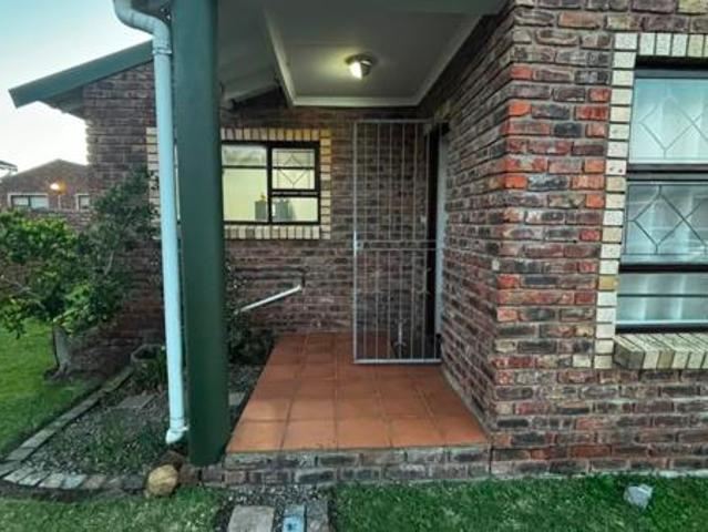 2 Bedroom Townhouse in Lorraine