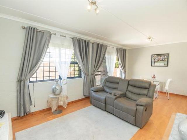 2 Bedroom Townhouse in Lovemore Park