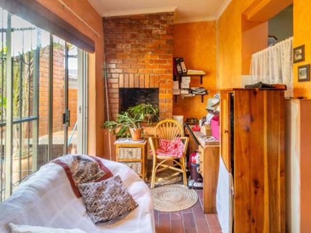 2 Bedroom Townhouse in Paarl Central
