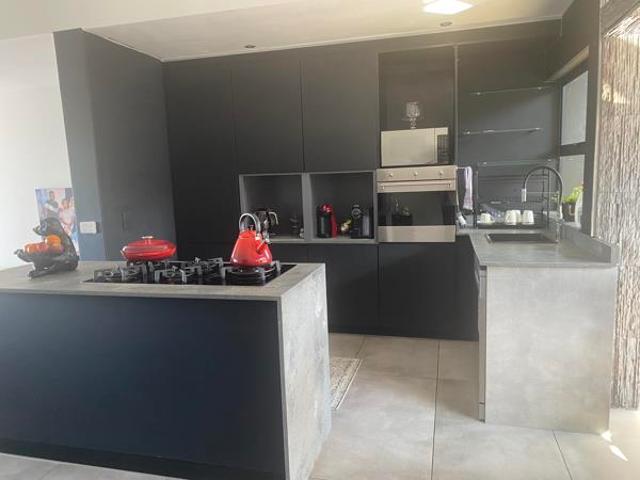 2 Bedroom Townhouse in Palm Lakes Estate