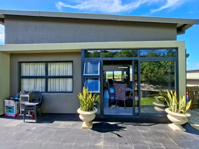2 Bedroom Townhouse in Palm Lakes Estate