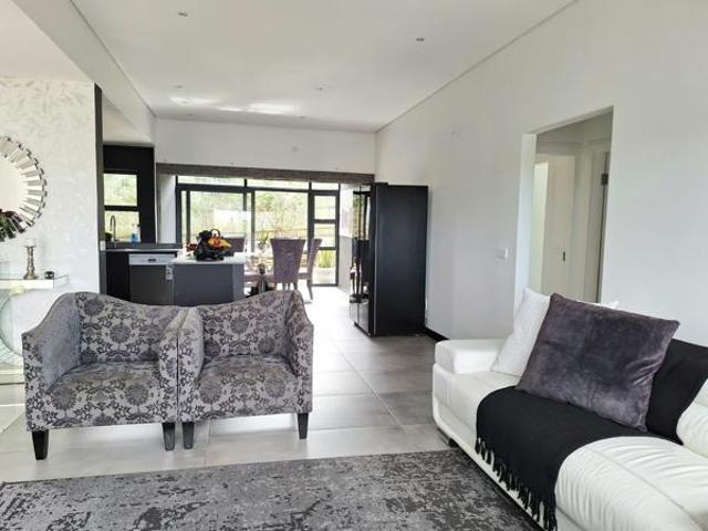 2 Bedroom Townhouse in Palm Lakes Estate