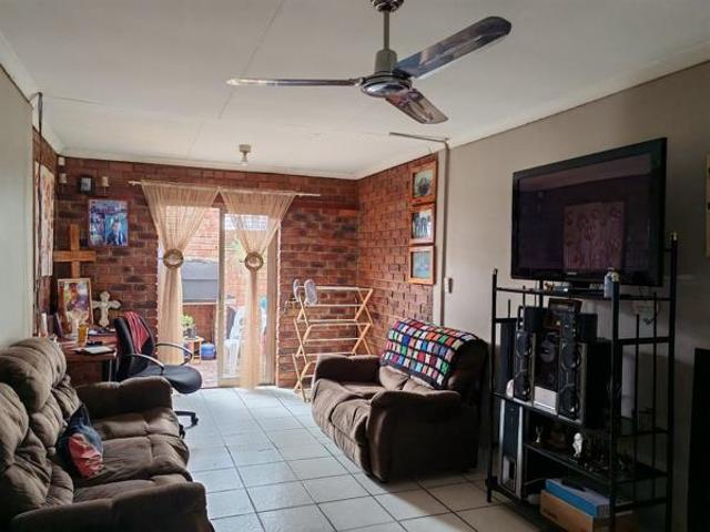2 Bedroom Townhouse in Parys