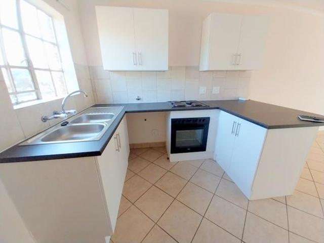 2 Bedroom Townhouse in Pierre van Ryneveld