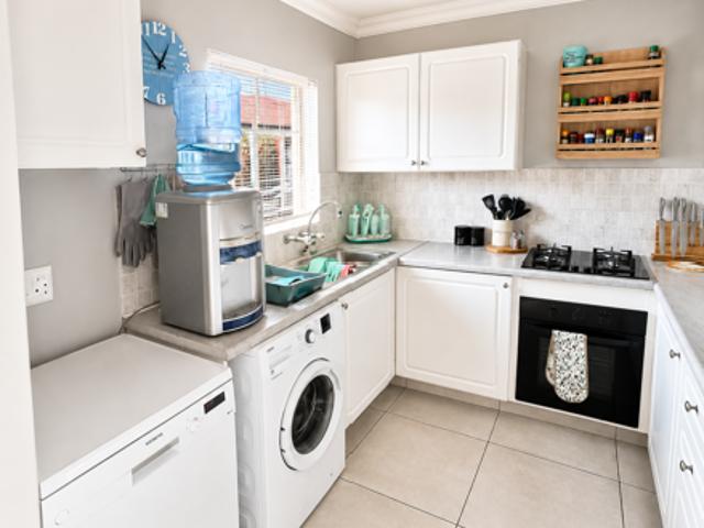 2 Bedroom Townhouse in Pierre van Ryneveld