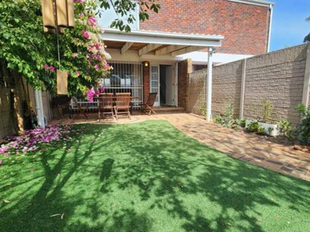 2 Bedroom Townhouse in Plumstead