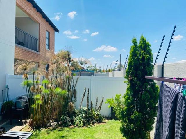 2 Bedroom Townhouse in Pomona