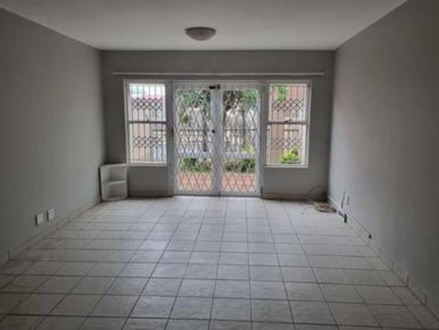 2 bedroom townhouse in popular complex