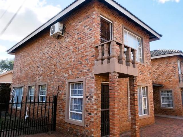 2 Bedroom Townhouse in Potchefstroom Central