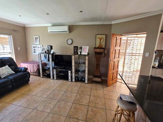 2 Bedroom Townhouse in Quaggafontein SH