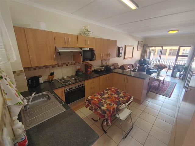 2 Bedroom Townhouse in Ruimsig