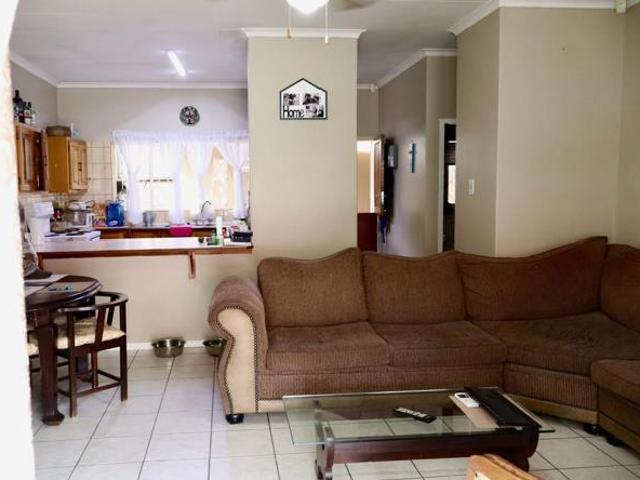 2 Bedroom Townhouse in Rustenburg Central