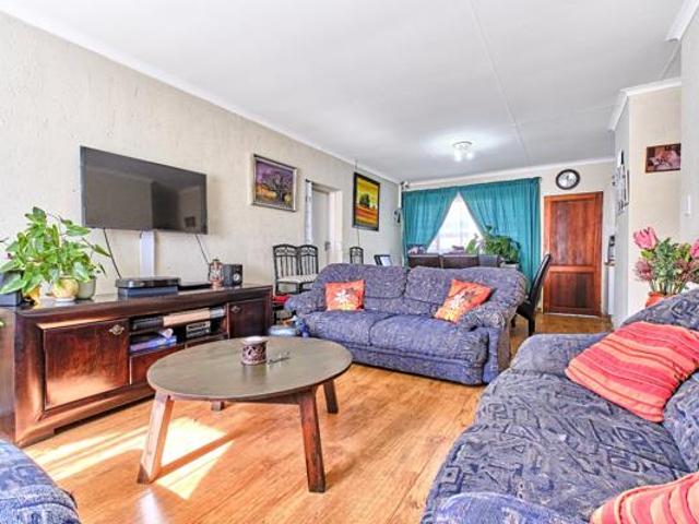 2 Bedroom Townhouse in Radiokop